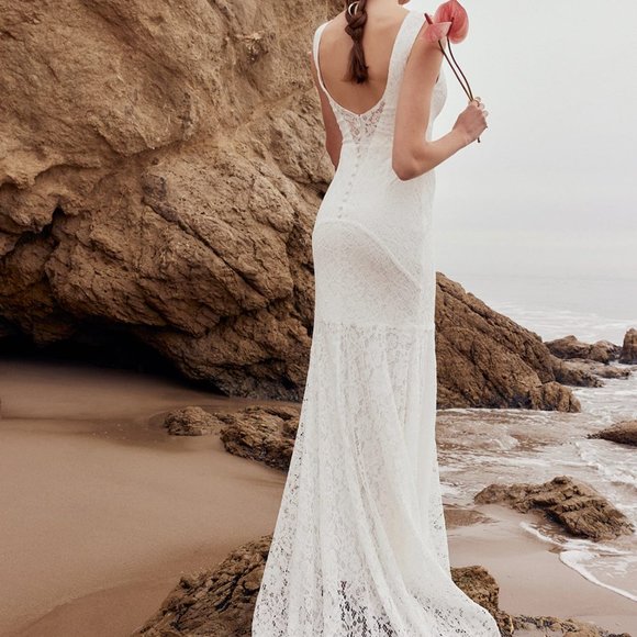 NWT Enchanted Love White Lace Sleeveless Trumpet Maxi Dress - Lulu's - Picture 3 of 3